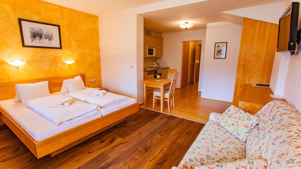 Gaestehaus Hartweger ภายนอก รูปภาพ